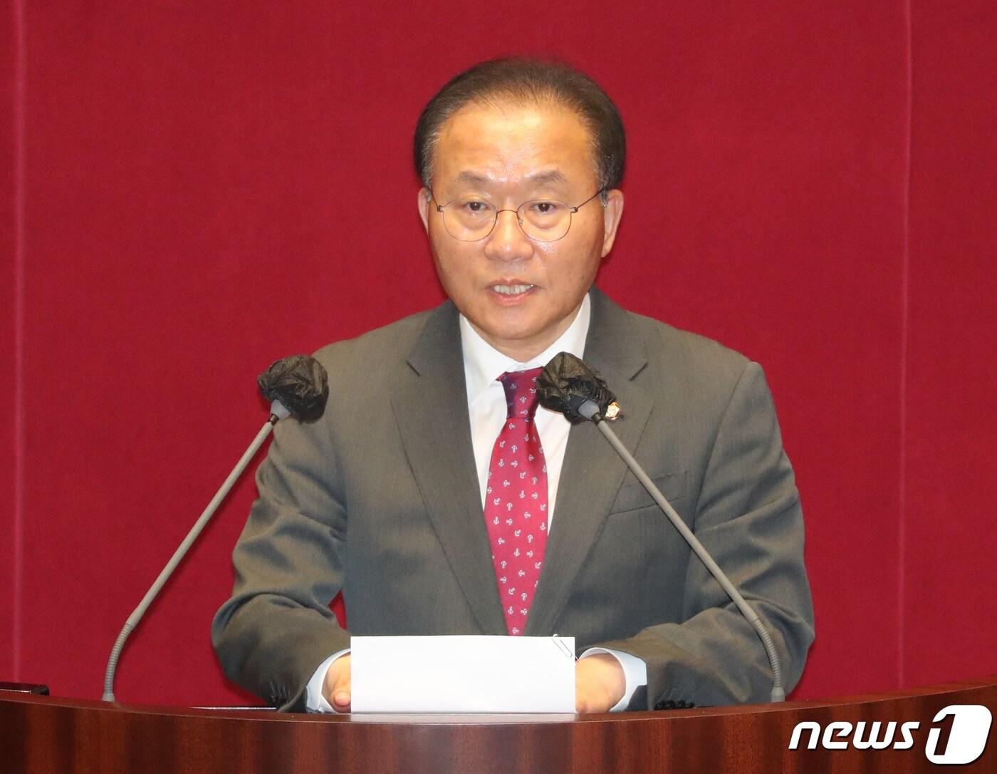 본문 이미지 - 윤재옥 국민의힘 원내대표가 13일 오후 서울 여의도 국회 본회의장에서 열린 제405회국회(임시회) 제4차 본회의에서 운영위원장 당선 인사말을 하고 있다. 2023.4.13/뉴스1 ⓒ News1 송원영 기자