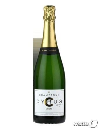 본문 이미지 - 사이러스 머뮤이스 샴페인.(롯데쇼핑 제공)