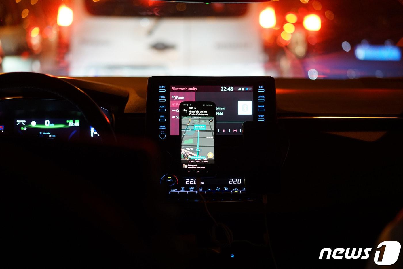 스페인 바르셀로나에서 '카카오T' 앱을 이용해 현지 택시에 탑승한 모습. 2023.3.2/뉴스1 ⓒ News1 이기범 기자