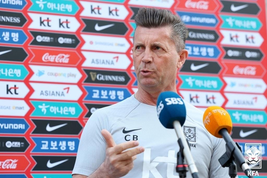 본문 이미지 - 콜린 벨 여자축구대표팀 감독.(대한축구협회 제공)