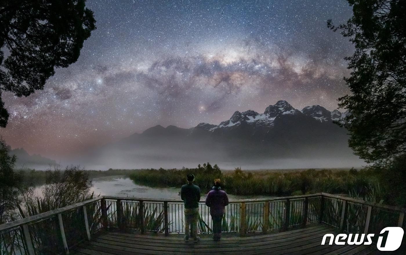 뉴질랜드 사우스랜드 거울 호수(Mirror Lakes)의 밤하늘(Great South 제공)