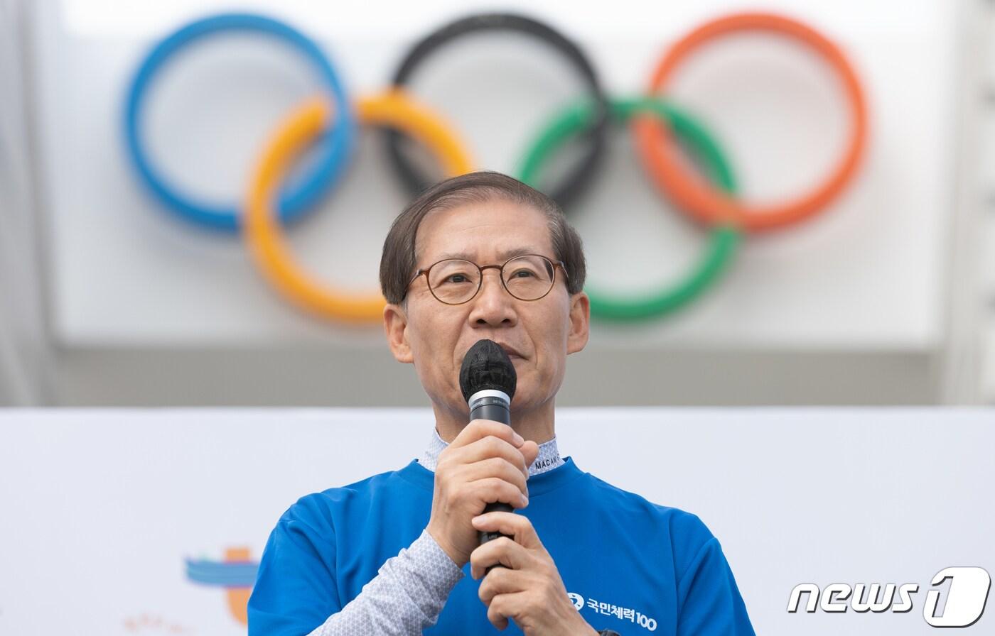 조현재 국민체육진흥공단 이사장이 23일 오전 서울 송파구 올림픽공원 평화의광장에서 스포츠주간 기념으로 열린 '다시즐겨 봄'에서 축사를 하고 있다. 2023.4.23/뉴스1 ⓒ News1 이재명 기자