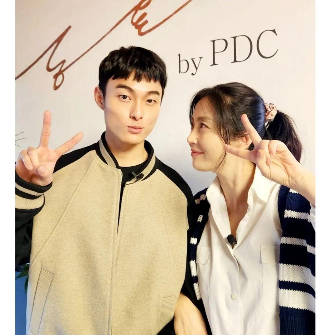 본문 이미지 - 윤찬영(왼쪽)과 송윤아(송윤아 SNS)