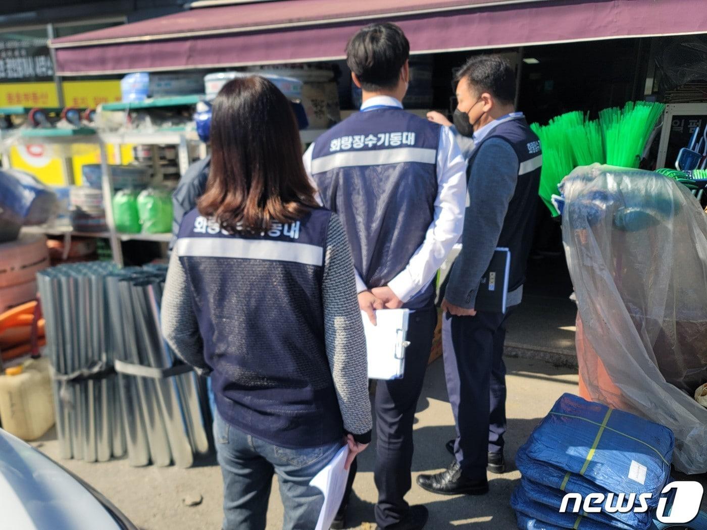 본문 이미지 - 충북 진천군의 징수전담반 화랑징수기동대의 활동 모습.(진천군 제공) / 뉴스1