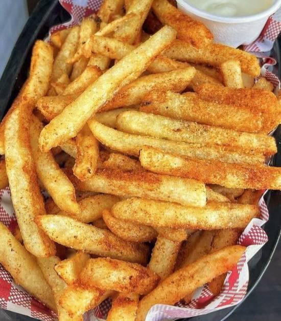 본문 이미지 - 감자튀김을 자주 먹으면 우울증을 유발하는 등 정신건강에 부정적인 영향을 미칠 수 있다는 연구결과가 24일(현지시간) 나왔다. 트위터 캡쳐