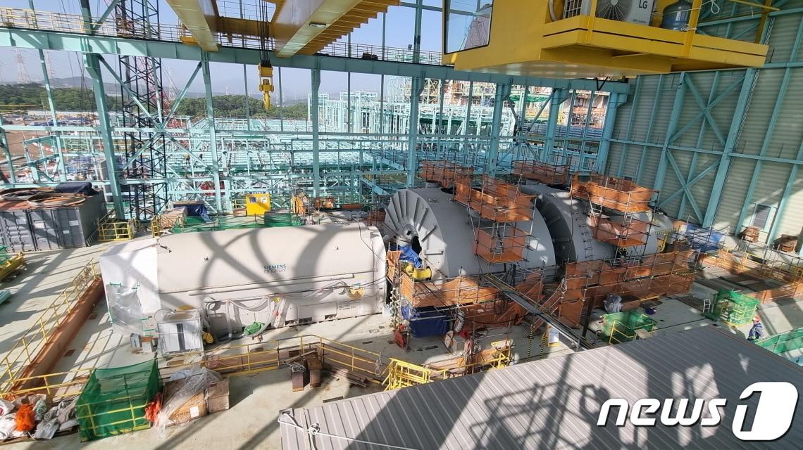 본문 이미지 - SK가스 울산 GPS에 설치된 스팀터빈.(SK가스 제공) ⓒ News1 한재준 기자