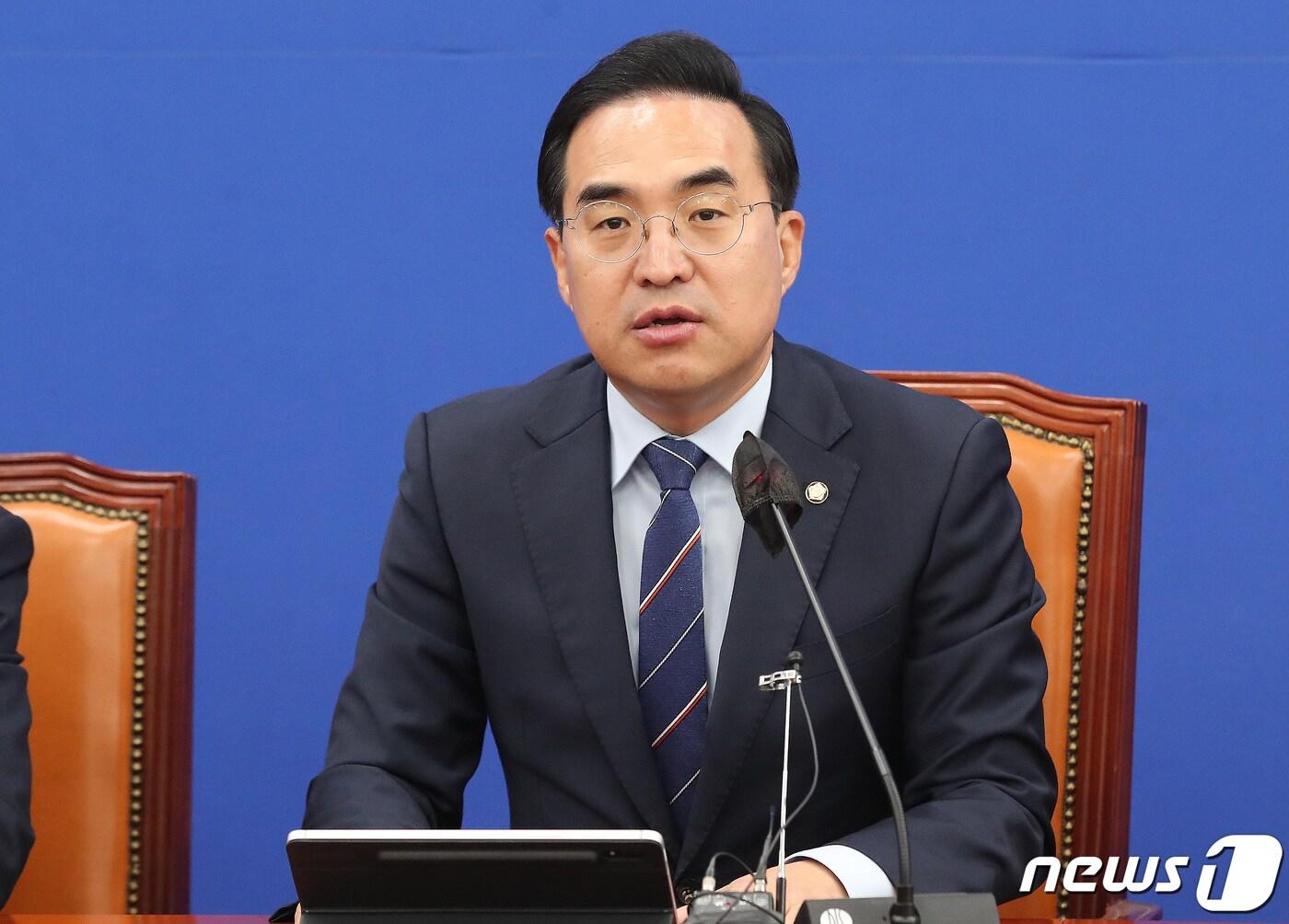 본문 이미지 - 박홍근 더불어민주당 원내대표가 27일 오전 서울 여의도 국회에서 열린 정책조정회의에서 모두발언을 하고 있다. 2023.4.27/뉴스1 ⓒ News1 임세영 기자