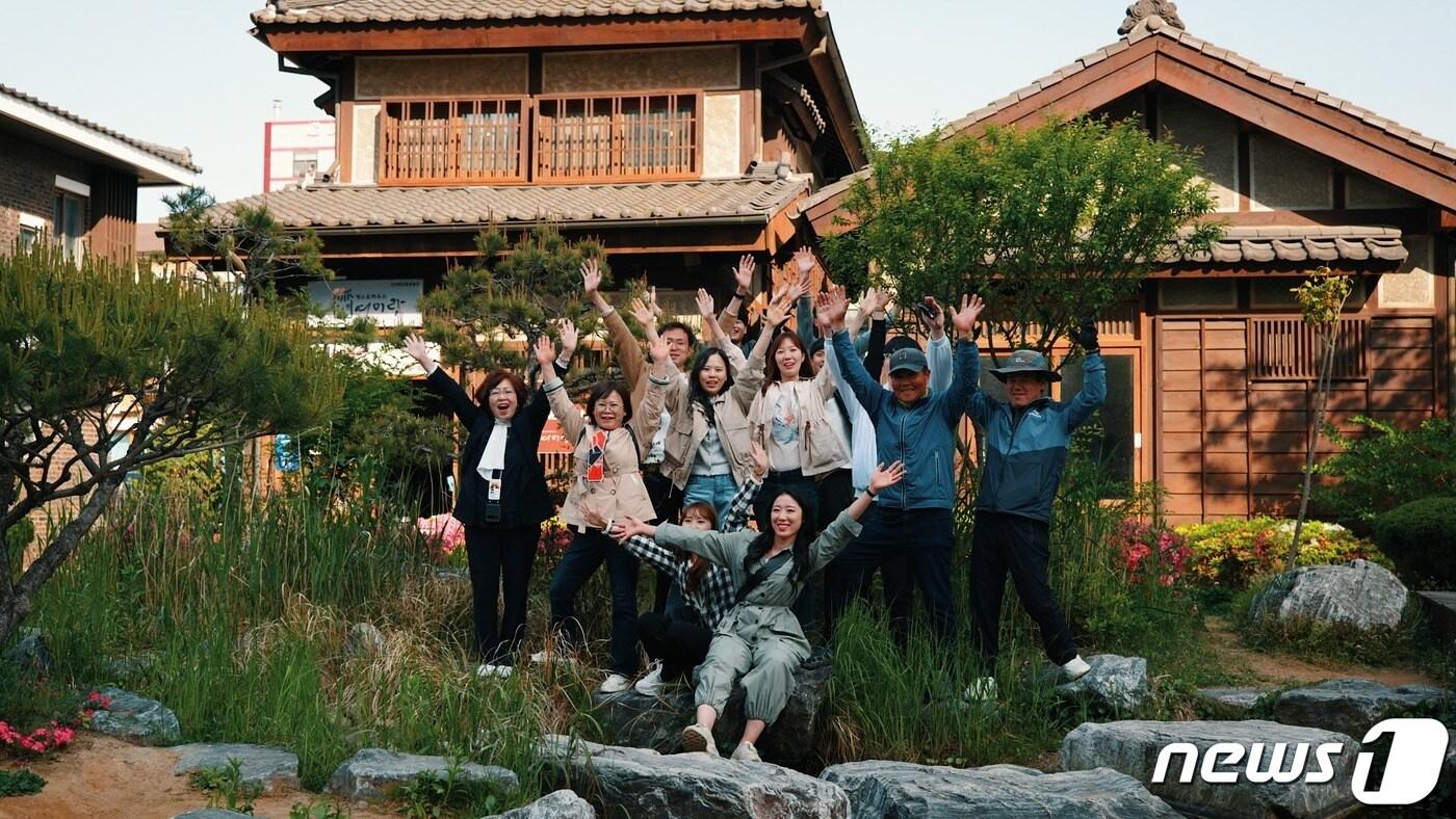 본문 이미지 - 군산시가 5월부터8월까지 역사문화 관광명소를 연계한 '군산역사문화탐방코스'를 시범운영한다.(군산시제공) 2023.4.27/뉴스1