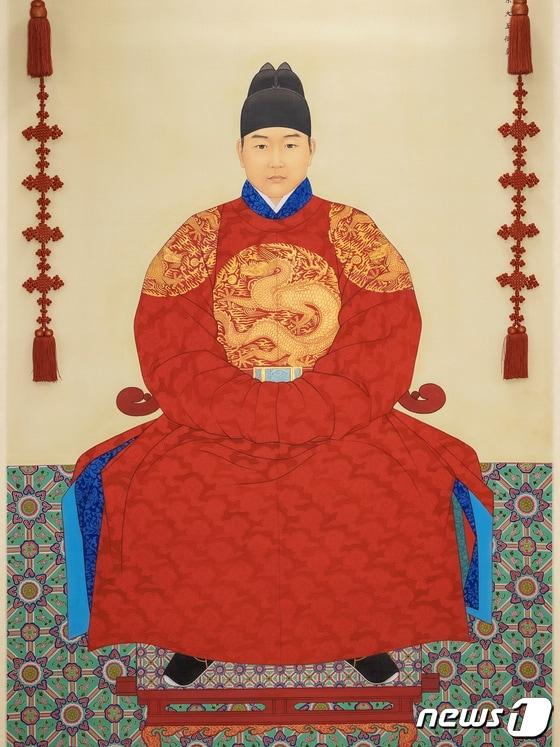 본문 이미지 - 국가표준영정 100호로 지정된 단종어진. (영월군 제공) ⓒ 뉴스1