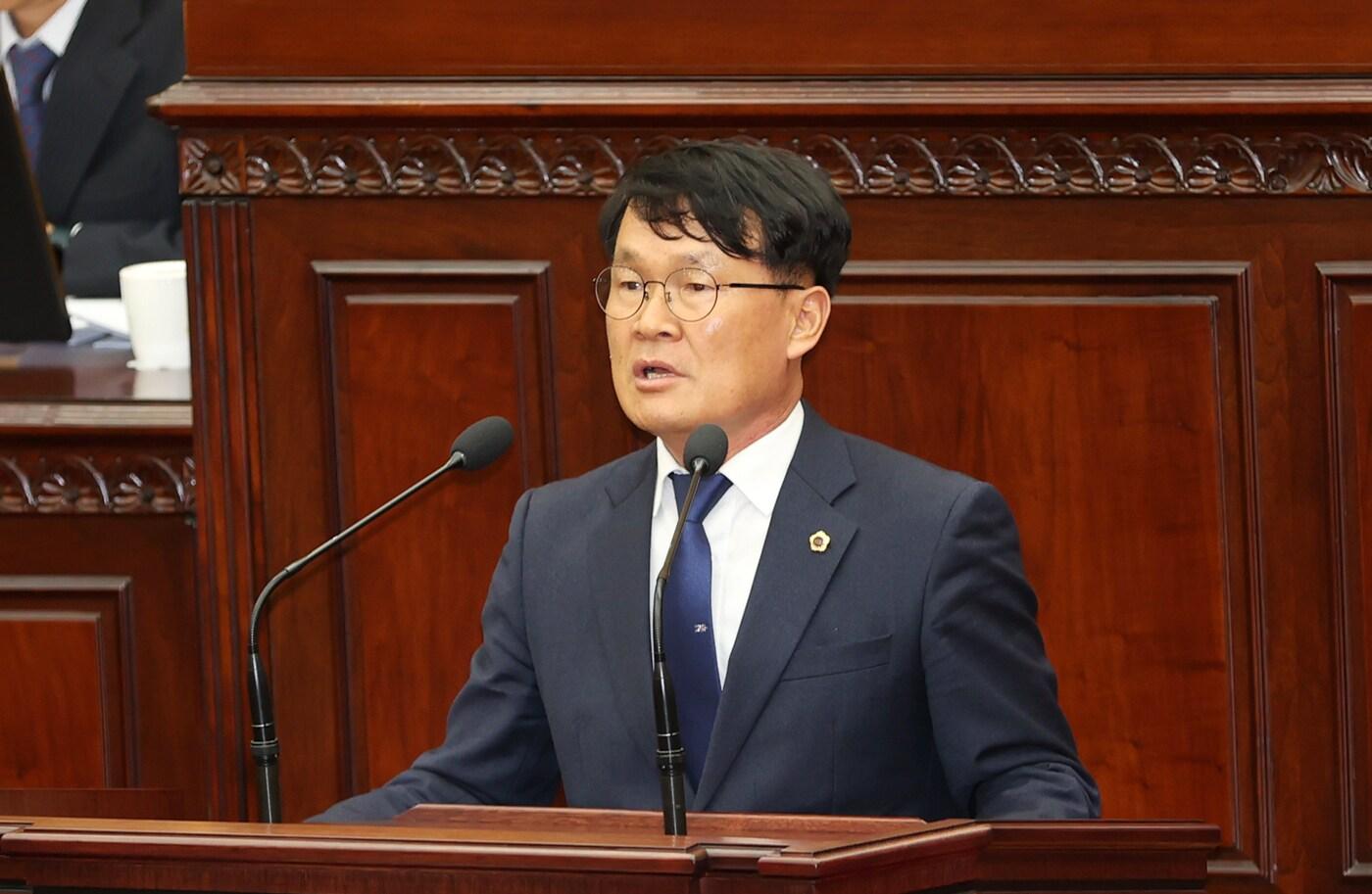 본문 이미지 - 이상정 충북도의원.(도의회제공) / 뉴스1