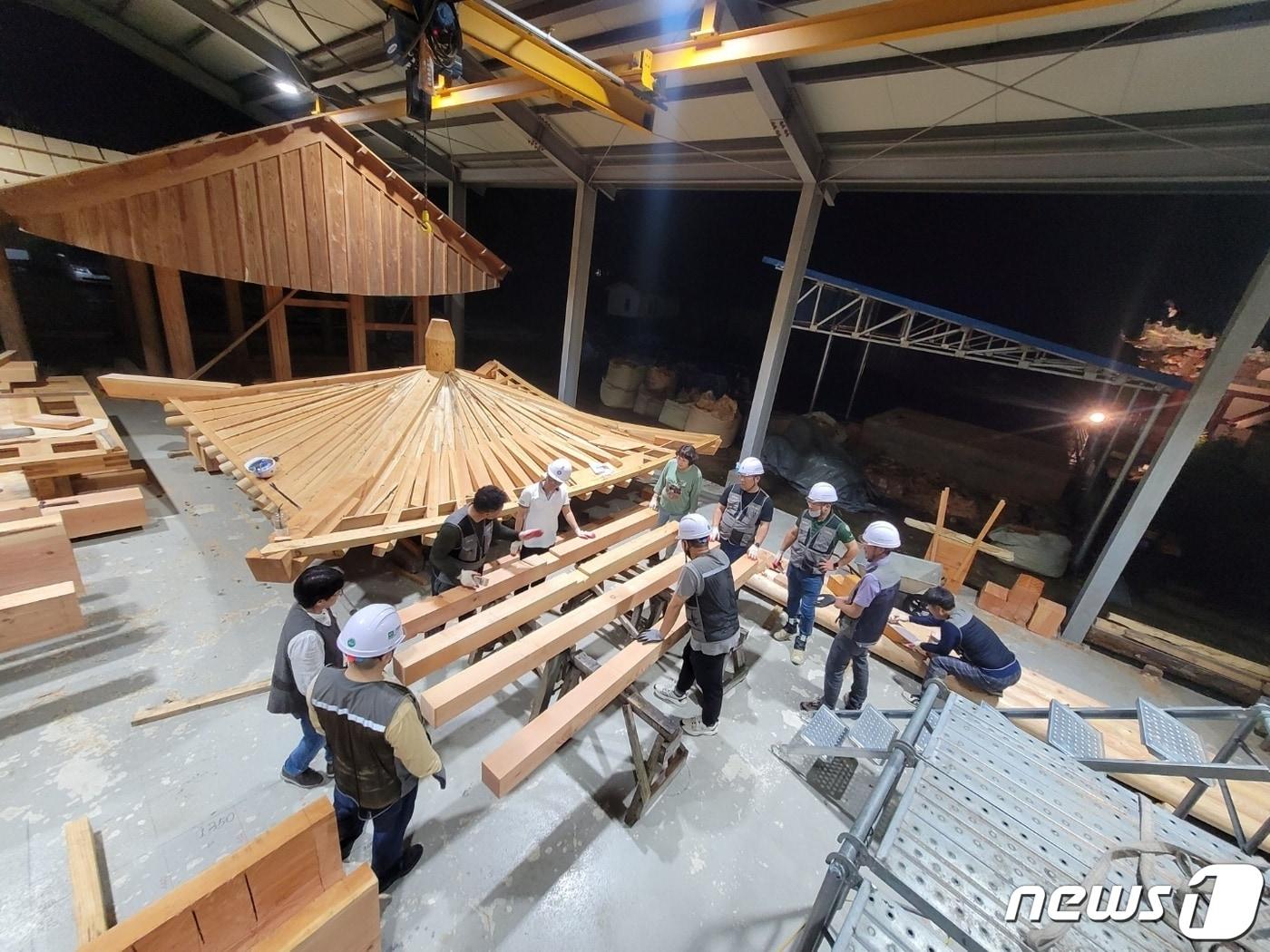 본문 이미지 - 전북대 고창캠퍼스 한옥학과 수업 모습(고창군 제공)2023.4.28/뉴스1 