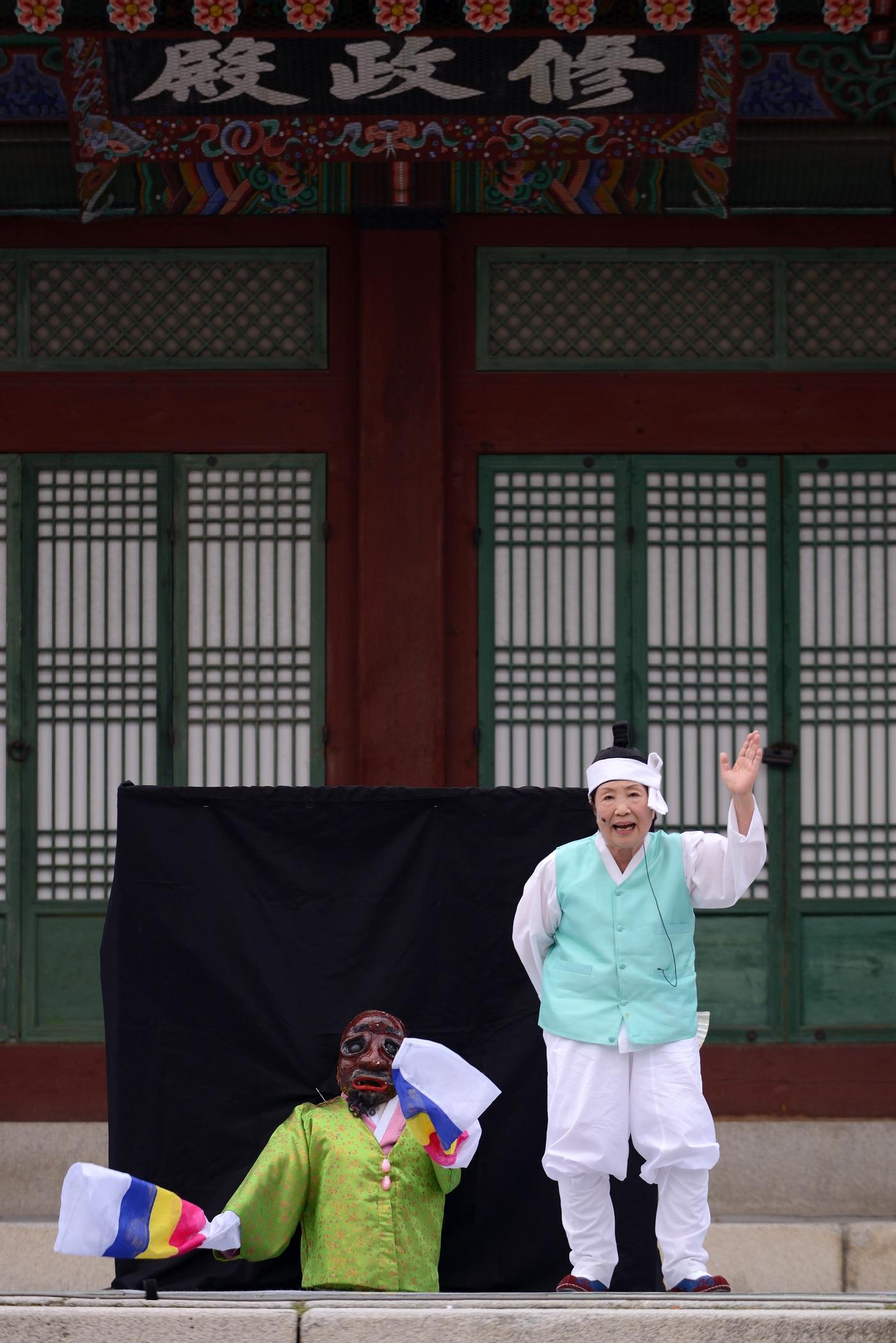 본문 이미지 - 인형극 '발탈'. (문화재청 제공) 