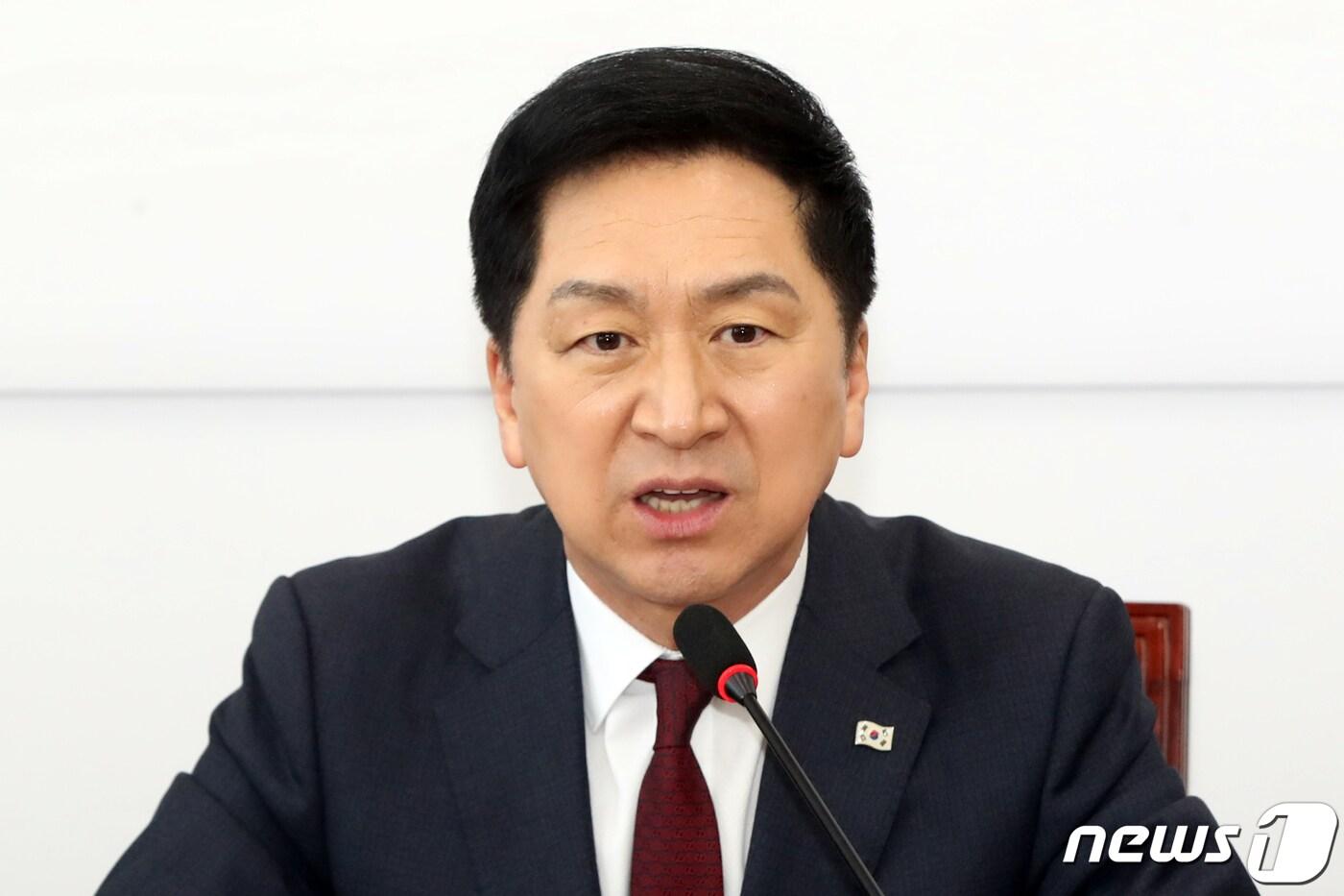 본문 이미지 - 김기현 국민의힘 대표가 3일 오전 서울 국회에서 열린 민생119 임명장 수여식 및 제1차 회의에서 발언을 하고 있다. 2023.4.3/뉴스1 ⓒ News1 황기선 기자