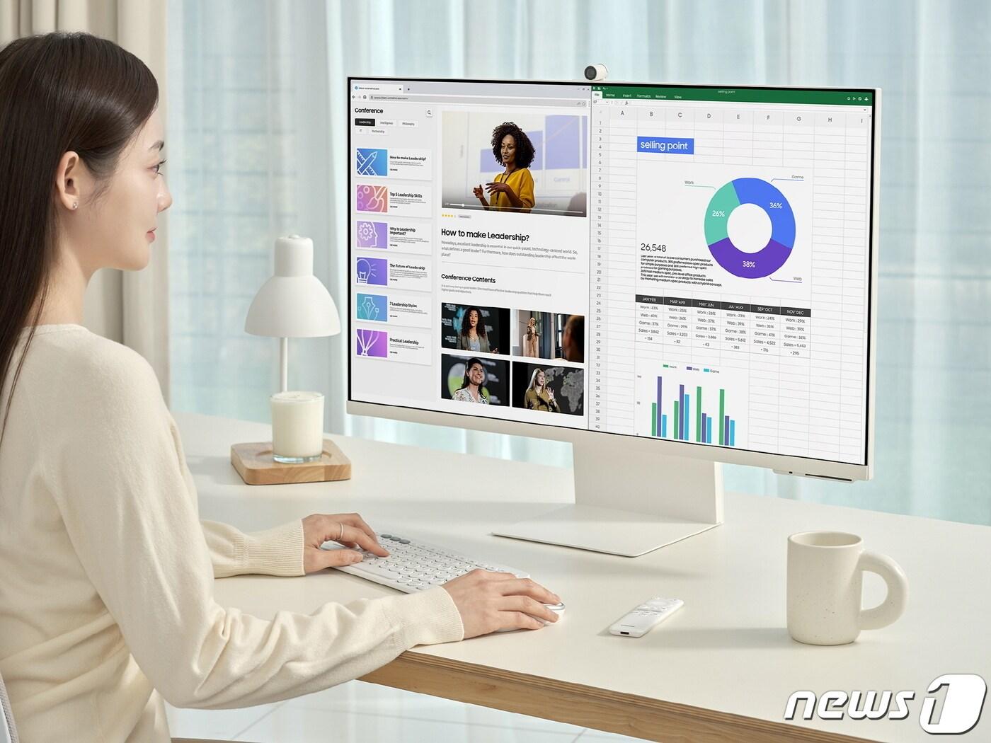 본문 이미지 - 2023년형 스마트 모니터 M8을 사용하고 있는 모습. (삼성전자 제공)