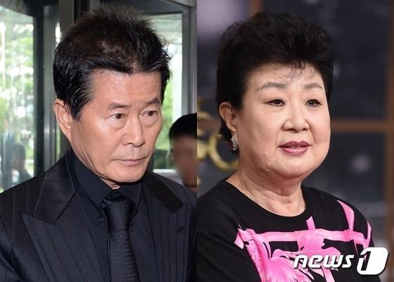 본문 이미지 - 가수 태진아(왼쪽), 현미 ⓒ 뉴스1