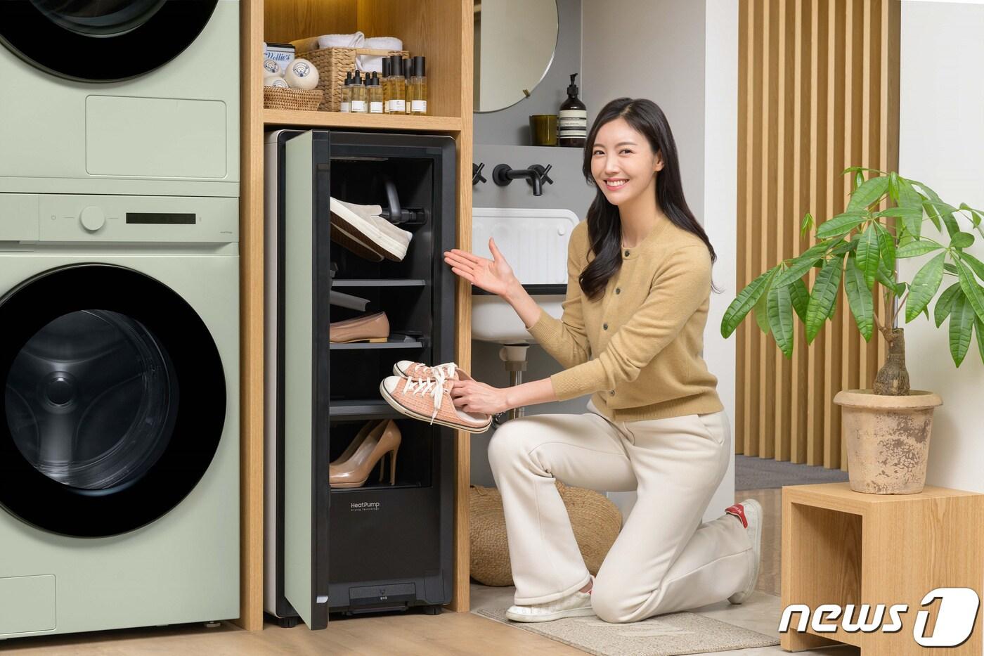 삼성전자는 '2023년형 비스포크 슈드레서'를 6일 출시했다. (삼성전자 제공) 