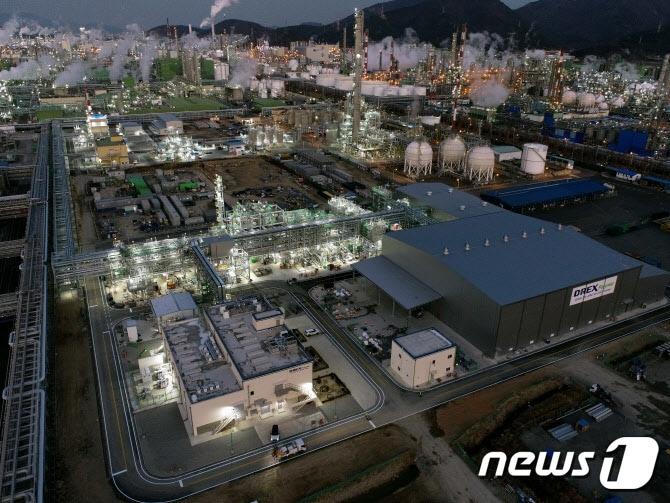 본문 이미지 - 디렉스폴리머 전남 여수 공장 전경.&#40;DL케미칼 제공&#41;2023.4.6/뉴스1 ⓒ News1 김동수 기자