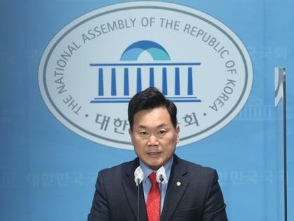 與 김승수 "국정조사에 축구협회 소환…예산 패널티 줄 수도"