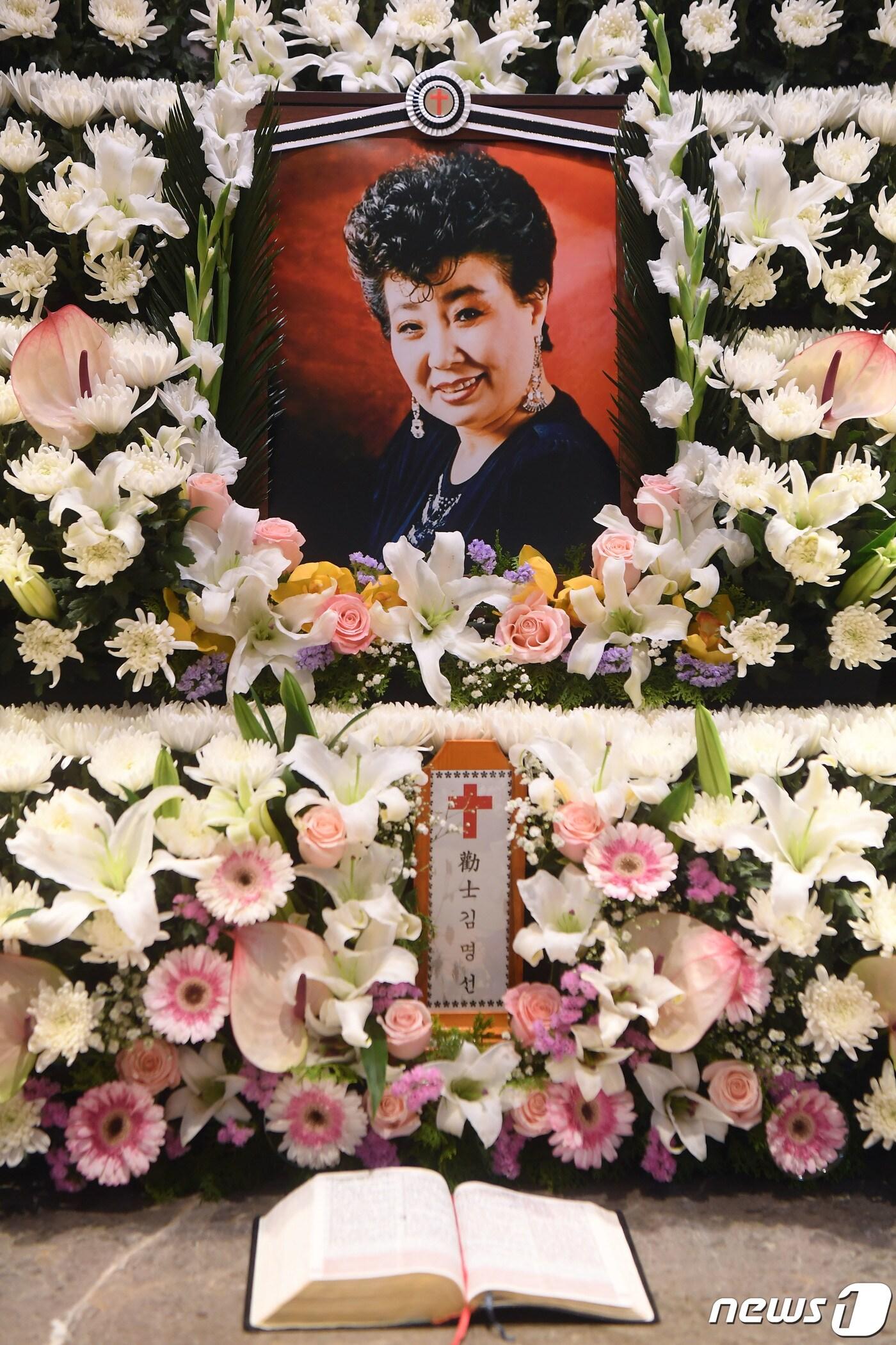 본문 이미지 - 원로가수 고(故) 현미(본명 김명선)의 빈소. 2023.4.7/뉴스1 ⓒ News1 사진공동취재단