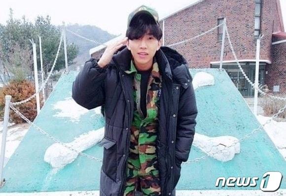 본문 이미지 - 가수 임영웅. ('육군훈련소 대신 전해드립니다' 갈무리)