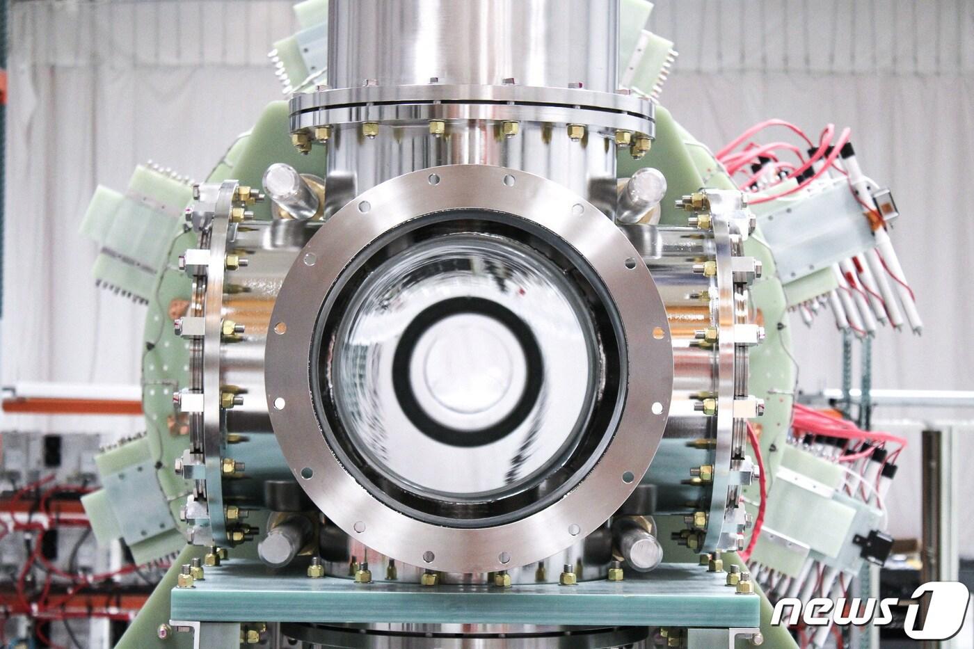 본문 이미지 - 에너지업체 헬리온의 핵융합 발전기 '폴라리스' 프로토타입(시제품) ⓒ 로이터=뉴스1