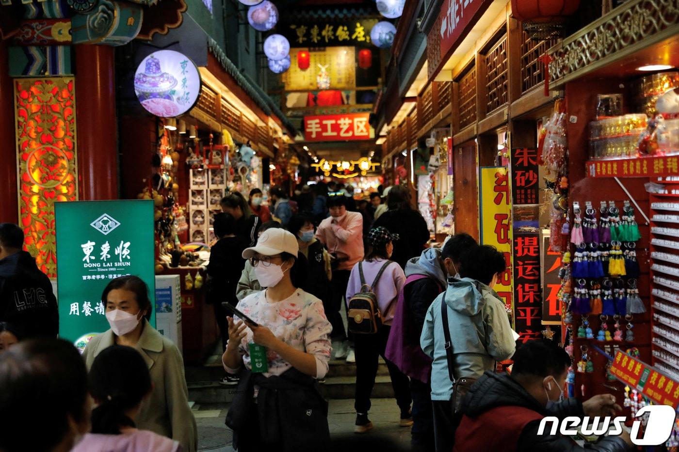 중국 베이징의 한 시장 풍경  &#40;자료사진&#41; 2023.3.14 ⓒ 로이터=뉴스1 ⓒ News1 정윤미 기자