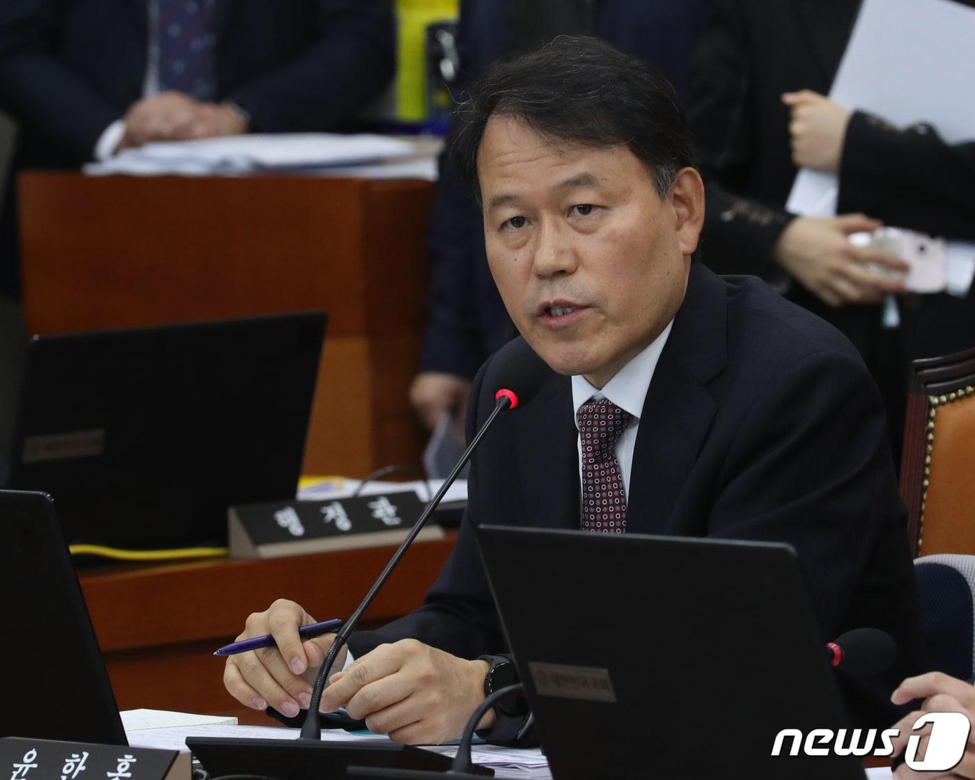 본문 이미지 - 윤한홍 국민의힘 의원이 11일 오후 서울 여의도 국회에서 열린 정무위원회 전체회의에서 발언을 하고 있다. 2023.5.11/뉴스1 ⓒ News1 ,송원영 기자