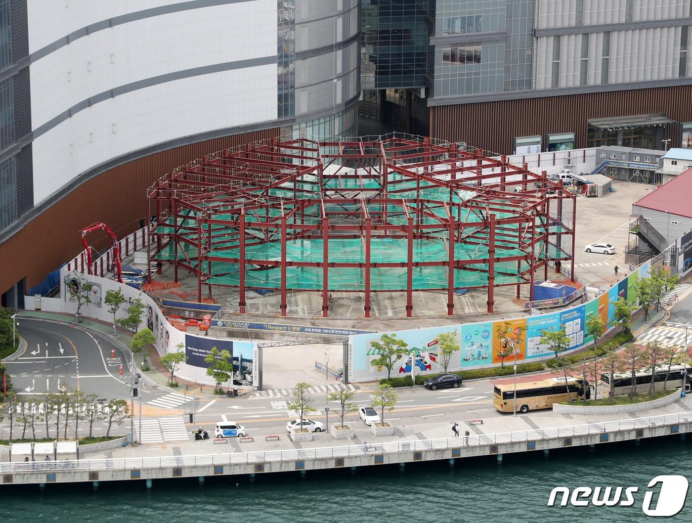 본문 이미지 - 부산 중구에 있는 L타워 공사 현장. ⓒ News1 윤일지 기자
