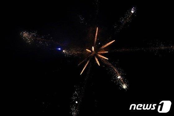 본문 이미지 - 지난해 열린 낙화놀이 행사 장면. (세종시 제공) / 뉴스1