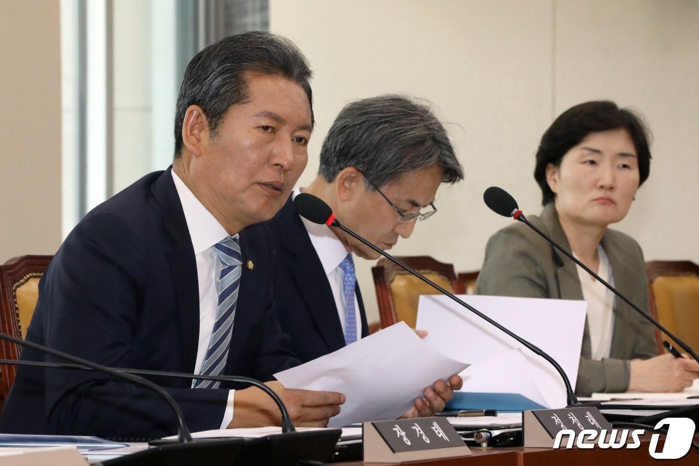 본문 이미지 - 정청래 국회 과방위원장이 15일 오후 서울 여의도 국회 과학기술정보방송통신위원회 회의장에서 열린 '국회 MWC2023 참여기업 간담회'에서 인사말을 하고 있다. 2023.5.15/뉴스1 ⓒ News1 황기선 기자