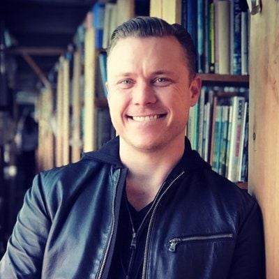 본문 이미지 - 2023년 4월4일(현지시간) 미국 모바일 결제 서비스 '캐시앱'(Cash App)의 창업자 밥 리(43)가 샌프란시스코에서 흉기에 찔려 사망했다. (밥 리 트위터 갈무리)