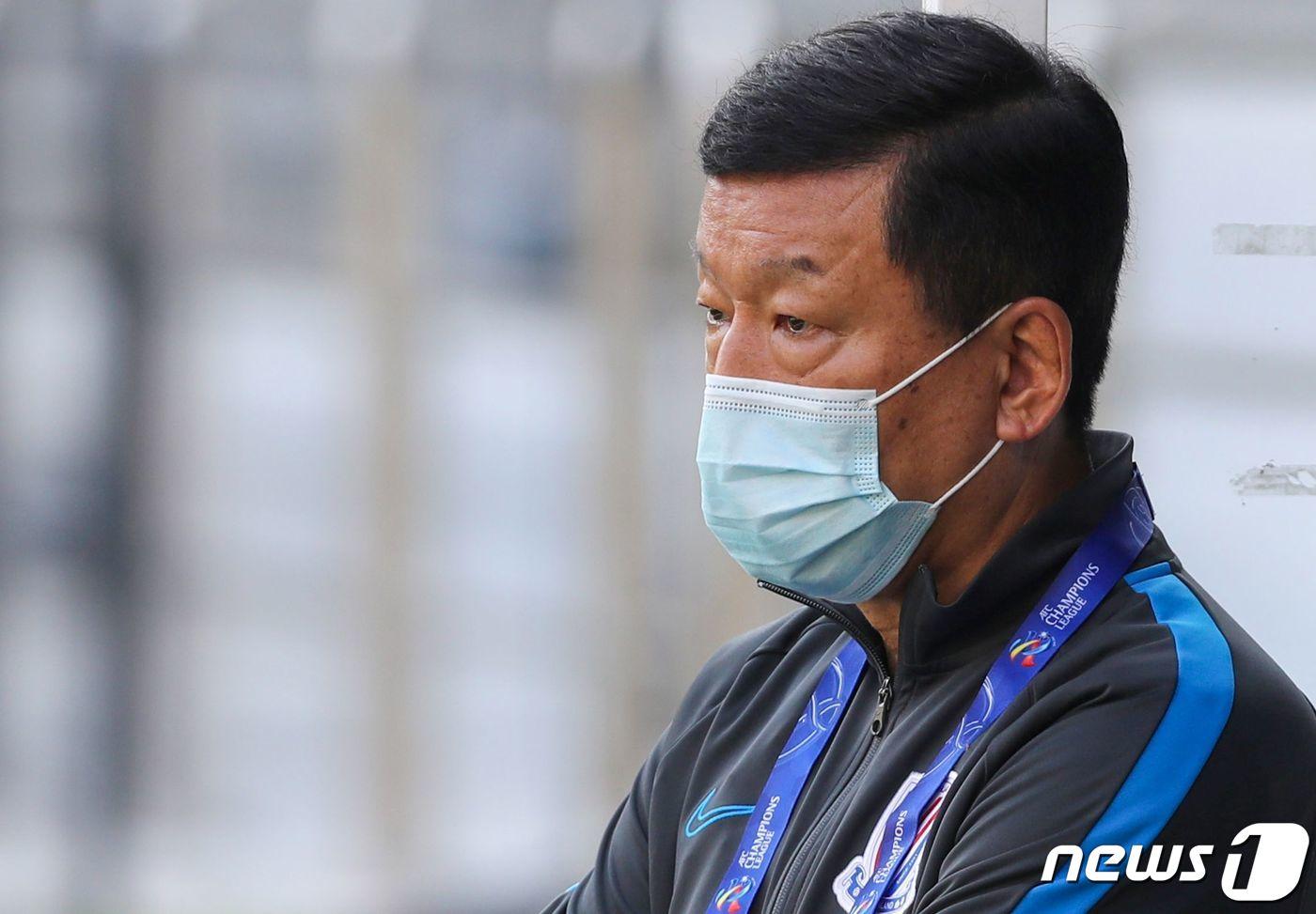 본문 이미지 - 산둥 사령탑 부임설이 나온 최강희 감독. ⓒ AFP=뉴스1