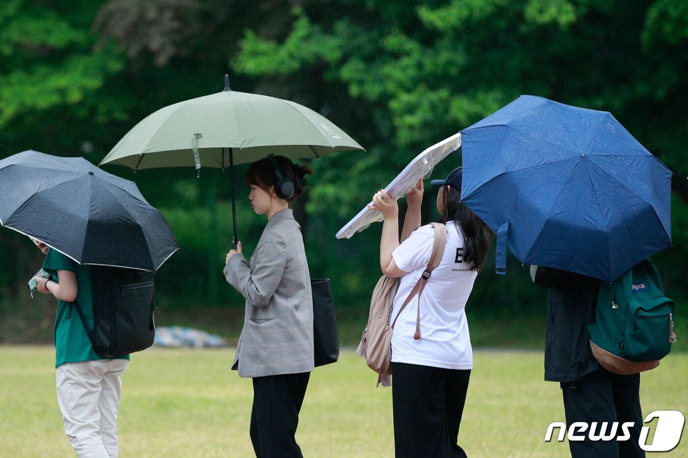 11일 대구와 경북은 낮 기온 25도 안팎의 분포를 보이는 가운데 대기 불안정으로 대부분 지역에서 소나기가 오겠다. ⓒ News1 자료 사진
