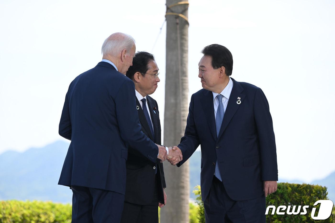 본문 이미지 - 왼쪽부터 조 바이든 미국 대통령과 기시다 후미오 일본 총리, 윤석열 대통령. (대통령실 제공) 2023.5.21/뉴스1 ⓒ News1 오대일 기자
