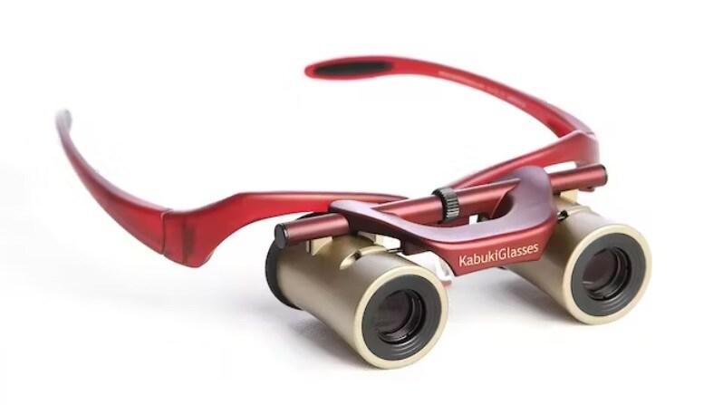 본문 이미지 - 일본 히로시마에서 열린 주요 7개국(G7) 정상회의가 21일 폐막한 가운데,  참관국 정상 배우자들에게 유코 여사가 선물한 '가부키 글라스'. 현지 언론 캡쳐 