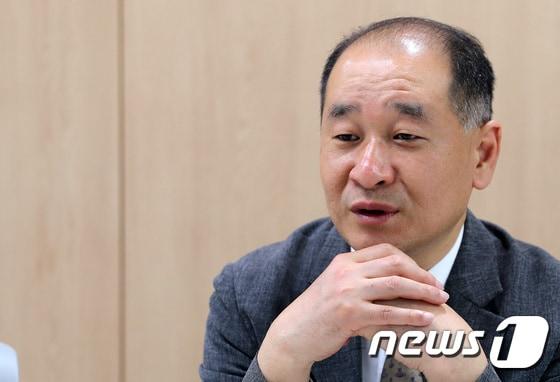 본문 이미지 - '밧데리 아저씨'로 불리는 박순혁 금양 전 홍보이사. 2023.4.26/뉴스1 ⓒ News1