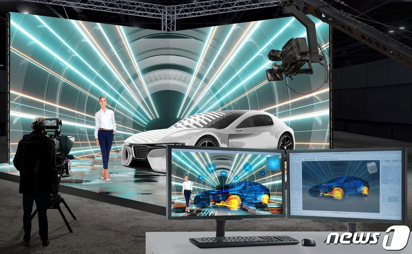 LG전자는 버추얼 프로덕션(가상 배경을 활용한 실시간 촬영)에 최적화한 마이크로 LED 사이니지 신제품 'LG 매그니트'를 출시한다고 24일 밝혔다. 'LG 매그니트'로 구현한 배경 앞에서 콘텐츠를 촬영하고 있는 연출 모습. (LG전자 제공) 2023.5.24/뉴스1