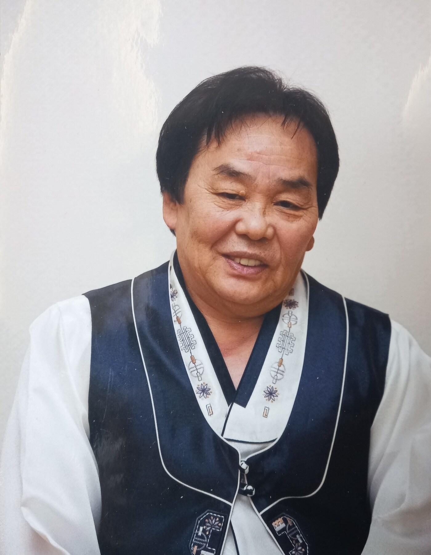 본문 이미지 - 국가무형문화재 '완초장' 이상재 보유자의 생전 모습.  (문화재청 제공) 