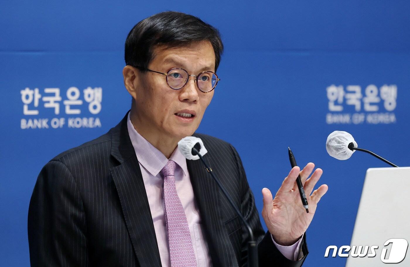 본문 이미지 - 이창용 한국은행 총재가 25일 서울 중구 한국은행에서 열린 금융통화위원회를 마치고 기자회견을 하고 있다. 2023.5.25/뉴스1 ⓒ News1 사진공동취재단
