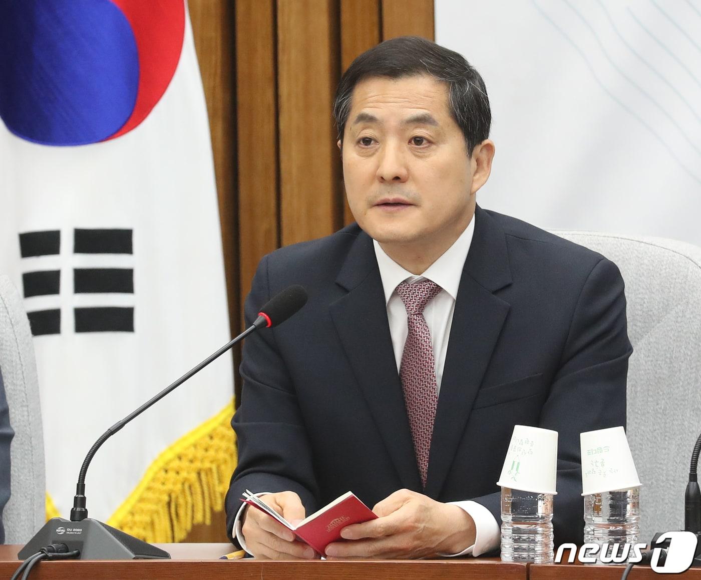 본문 이미지 - 박대출 국민의힘 정책위의장이 26일 오전 서울 여의도 국회에서 열린 원내대책회의에서 발언을 하고 있다. 2023.5.26/뉴스1 ⓒ News1 송원영 기자