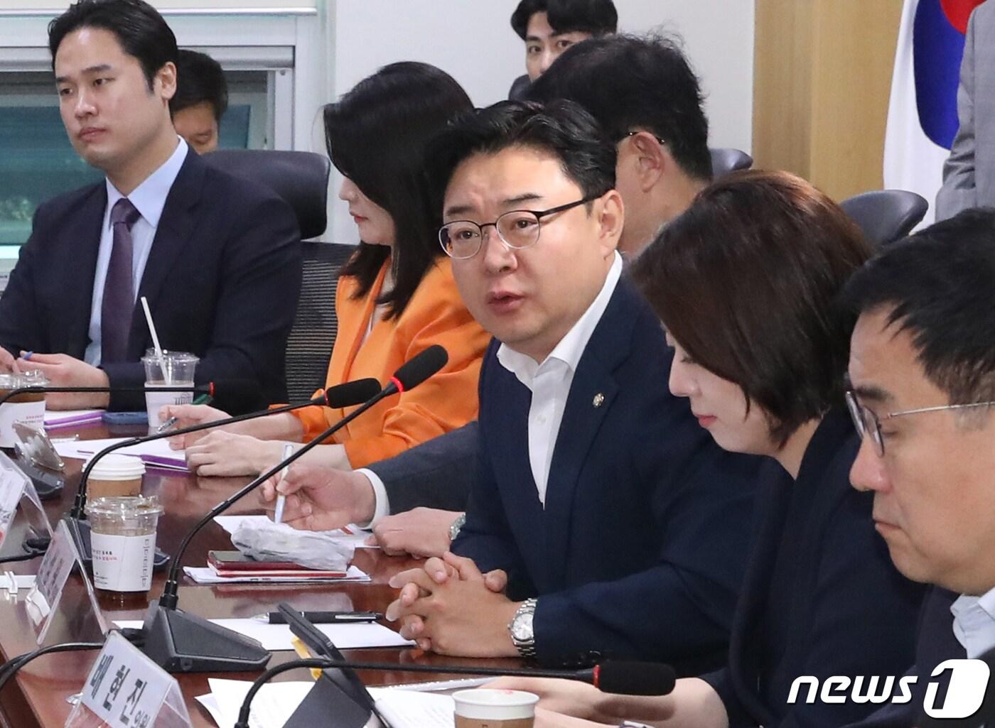 본문 이미지 - 김성원 국민의힘 코인게이트 진상조사단장이 23일 오전 서울 여의도 국회 의원회관에서 열린 코인게이트 진상조사단 3차 전체회의에서 발언을 하고 있다. 2023.5.26/뉴스1 ⓒ News1 송원영 기자