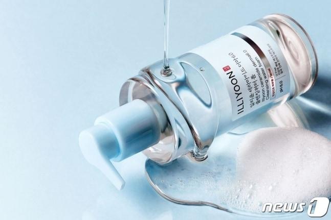 본문 이미지 - 세라마이드 더마 6.0 클렌징 워터 폼.(일리윤제공)