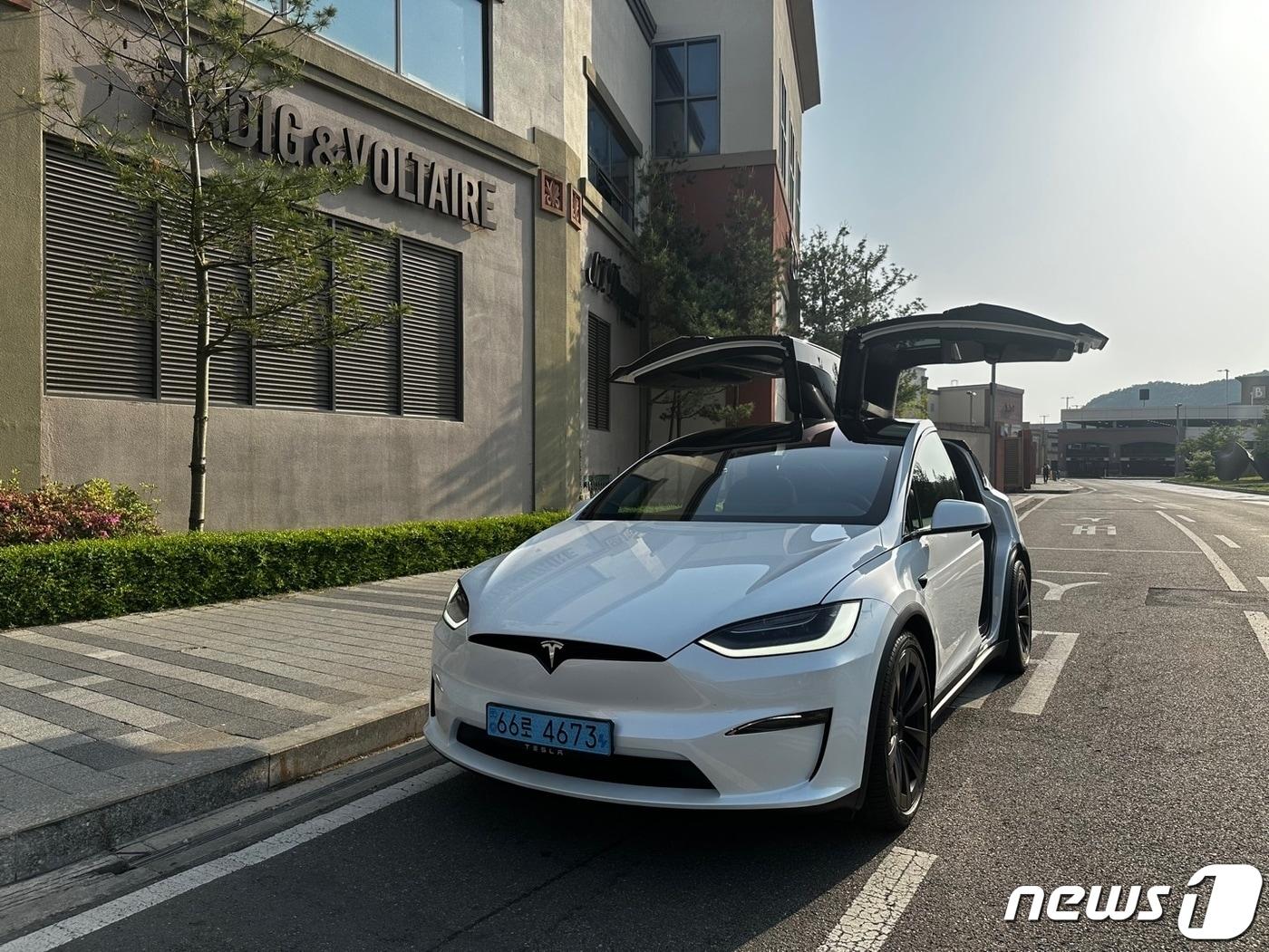본문 이미지 -  테슬라의 신형 모델 X.ⓒ 뉴스1 이동희 기자