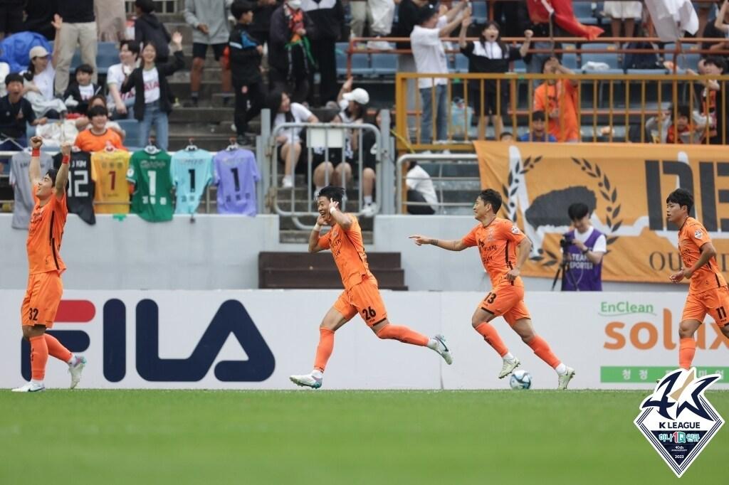 본문 이미지 - K리그1 2위에 오른 제주 유나이티드. (한국프로축구연맹 제공)