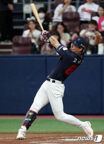 본문 이미지 - 부상으로 이탈한 롯데 고승민. /뉴스1 ⓒ News1 김진환 기자