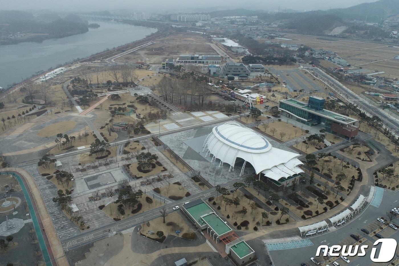 본문 이미지 - 3일 충북 충주시는 탄금공원 세계무술박물관을 중부권 발명교육지원센터로 활용한다고 밝혔다. 사진은 탄금공원.(충주시 제공)2023.5.3/뉴스1