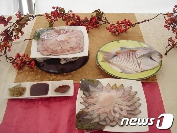 본문 이미지 - 전남 신안군은 6월 9일부터 11일까지 지도읍 신안젓갈타운에서 '섬 병어 축제'를 개최한다. (신안군 제공) ⓒ 뉴스1 