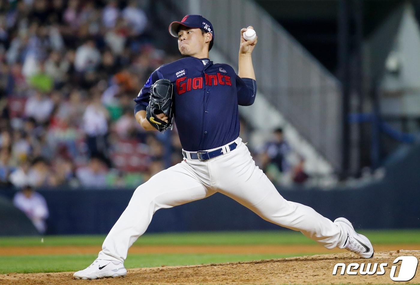 롯데 자이언츠 투수 김진욱. 뉴스1 DB ⓒ News1 김도우 기자