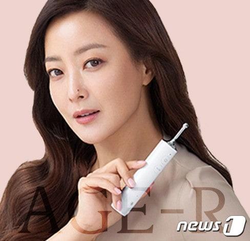 본문 이미지 - 에이지알 모델 배우 김희선.(에이지알제공)