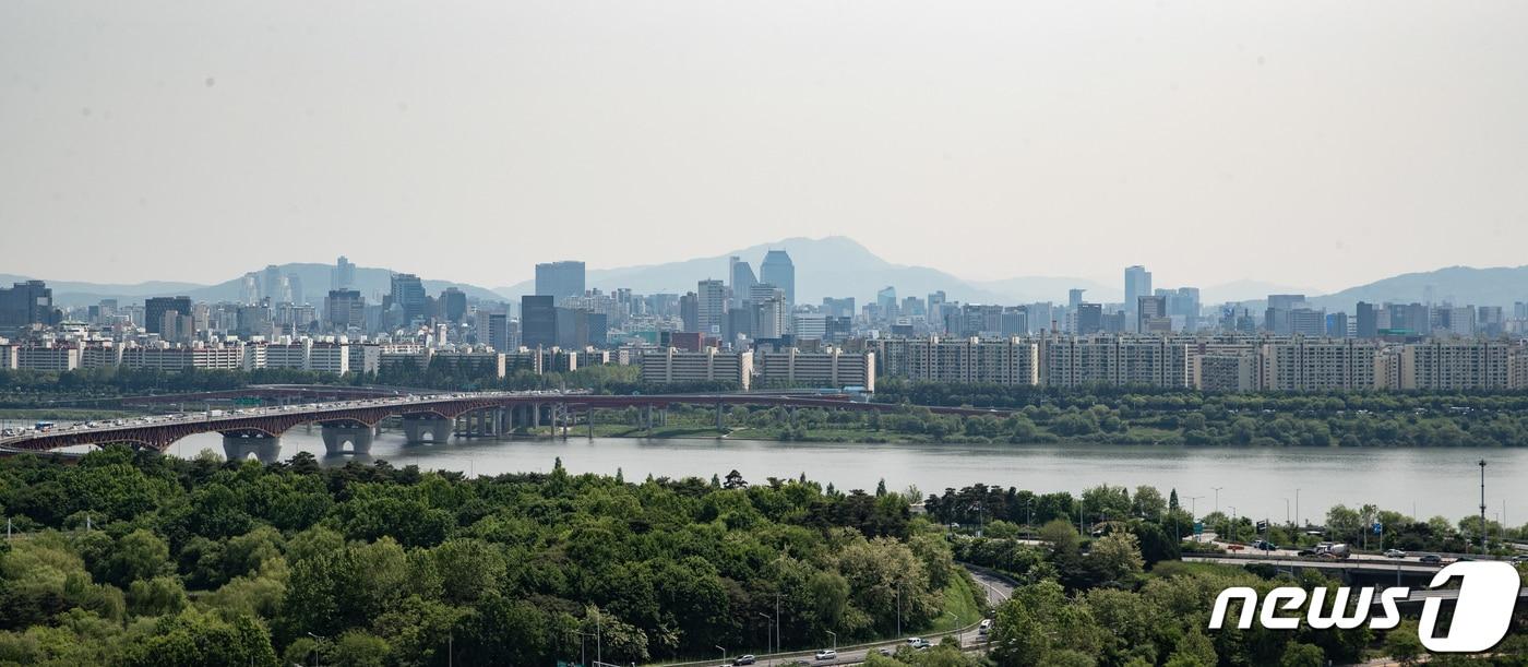 본문 이미지 -  서울 강남구 압구정동 재건축 예정 아파트 단지 모습. 2023.5.8/뉴스1 ⓒ News1 이재명 기자